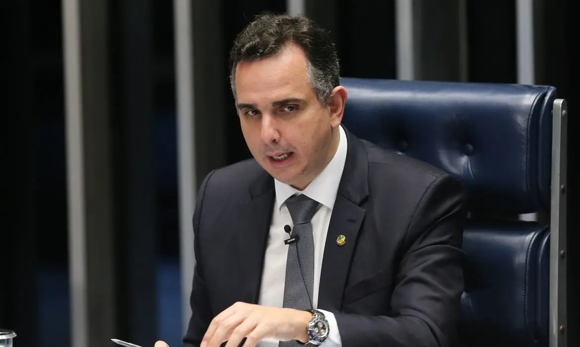 Pacheco apresenta proposta para criminalizar posse e porte de drogas